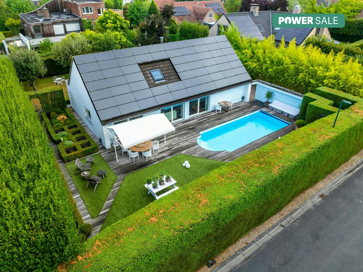 Villa with swimming pool for sale in the residential district't Motje in Roeselare - photo 1
