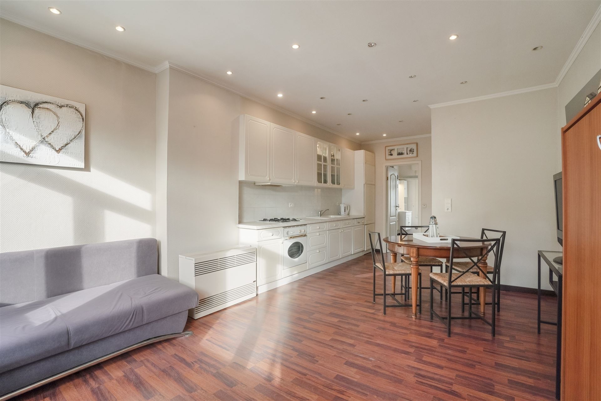 ZONNIG / VLAK AAN ZEEDIJK - foto 1