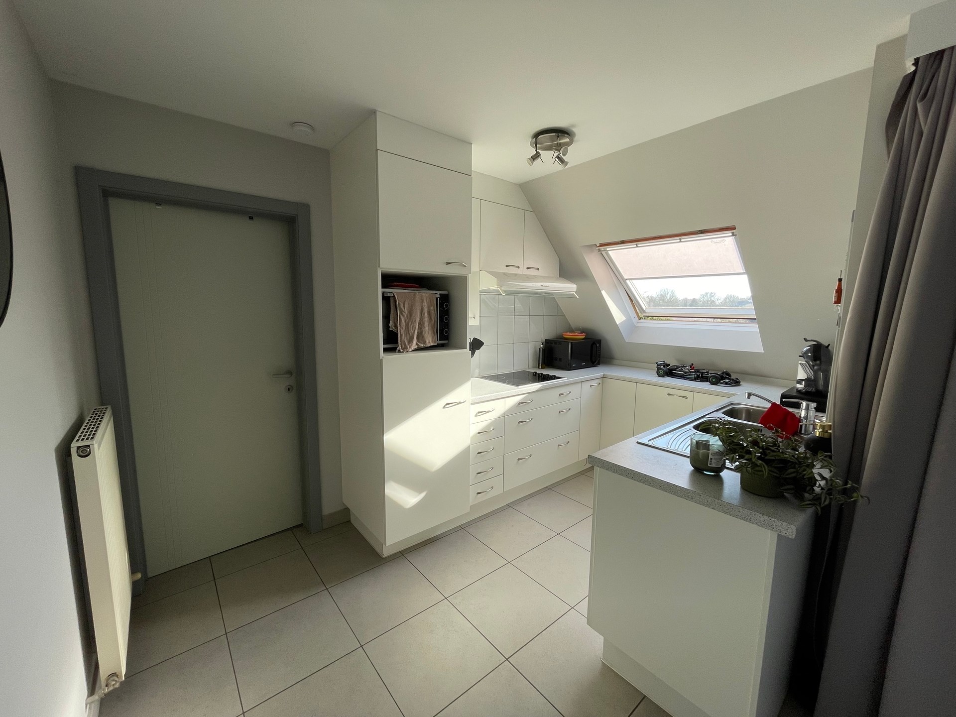 Appartement met groot terras gelegen op tweede verdieping van residentie “De Klaproos”. - foto 4