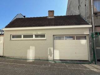 SITE MET GARAGEBOXEN - BERGINGEN - MAGAZIJN - BUITENRUIMTE - BOUWGRONDGelegen in het hart van Heist-aan-Zee en in de nabijheid van het Heldenplein,...