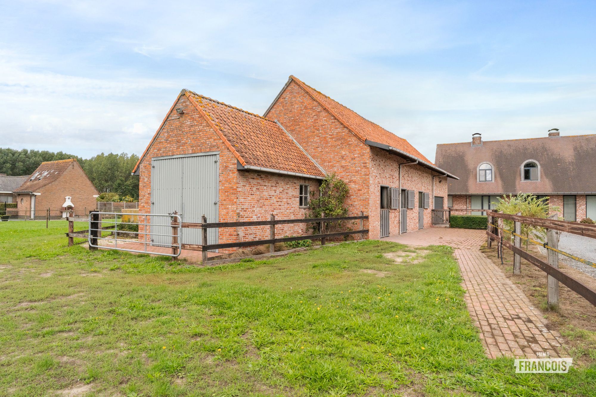 Ruime landelijke eigendom met paardenfaciliteiten op 7.975 m² te koop in Bassevelde - foto 4