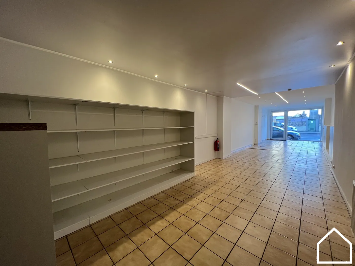 HANDELSPAND OP EEN GUNSTIGE LIGGING IN IEPER - foto 4