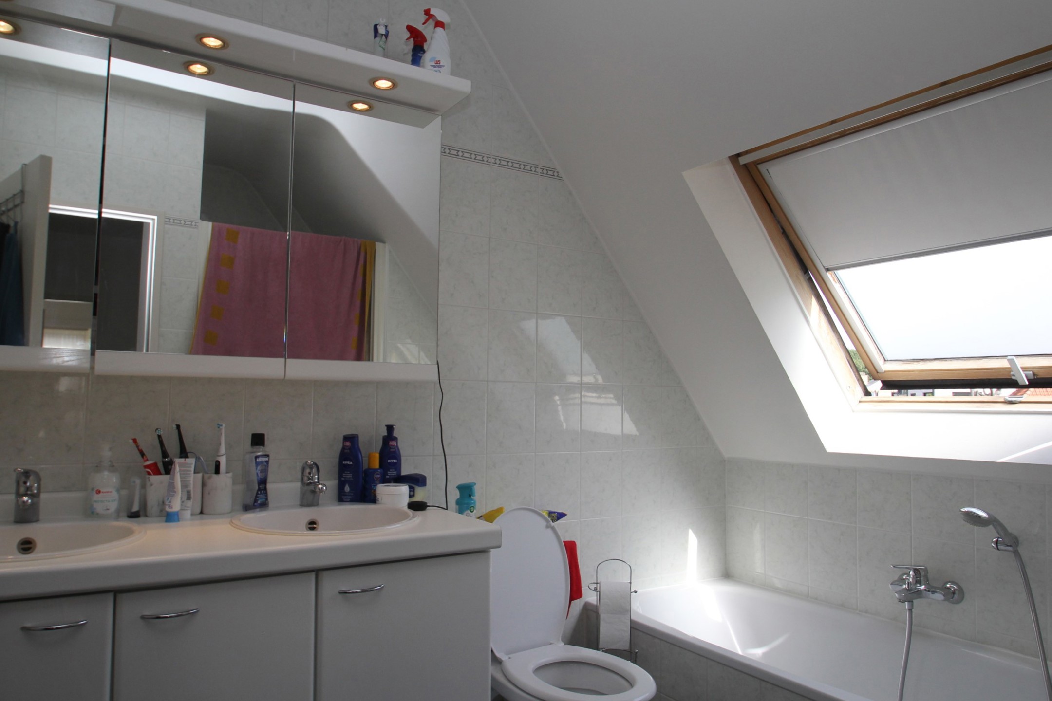 Rustig doch centraal gelegen duplex appartement op de 1ste verdieping met garage  - foto 4