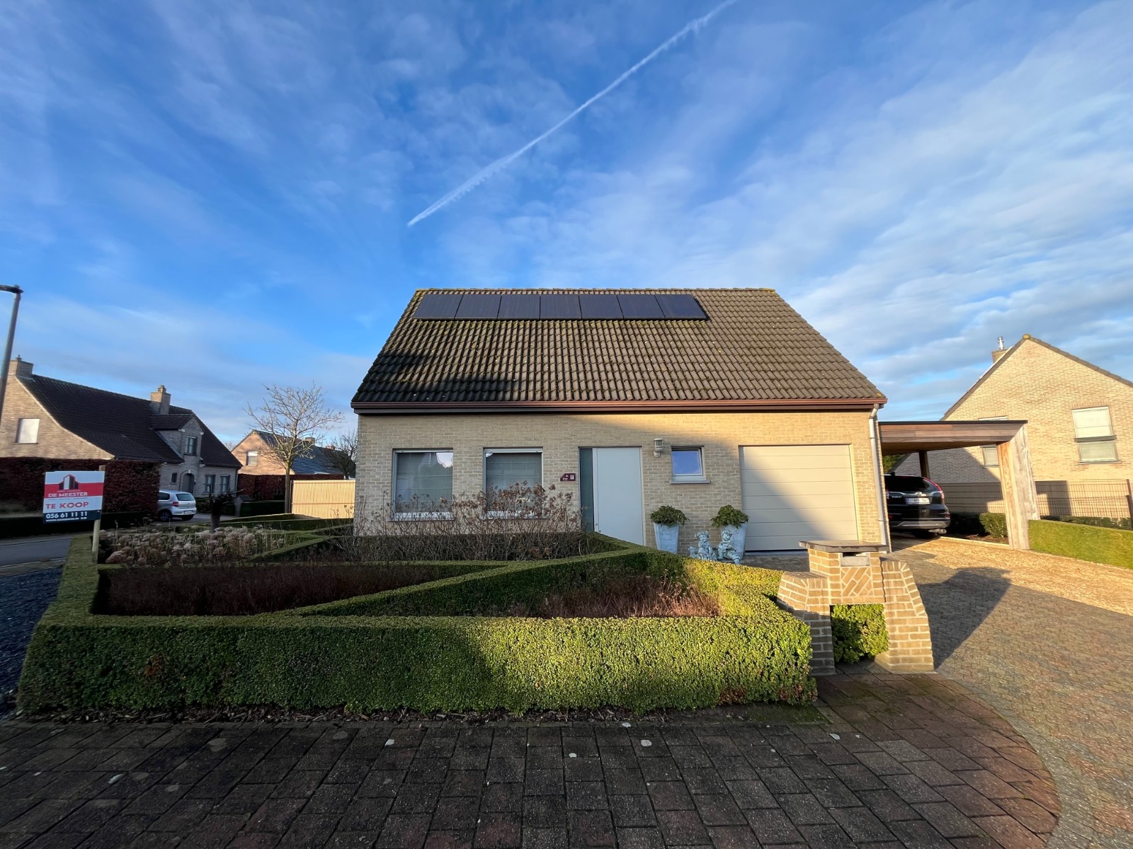 Instapklare alleenstaande woning in rustige wijk nabij centrum Waregem  te koop - photo 2