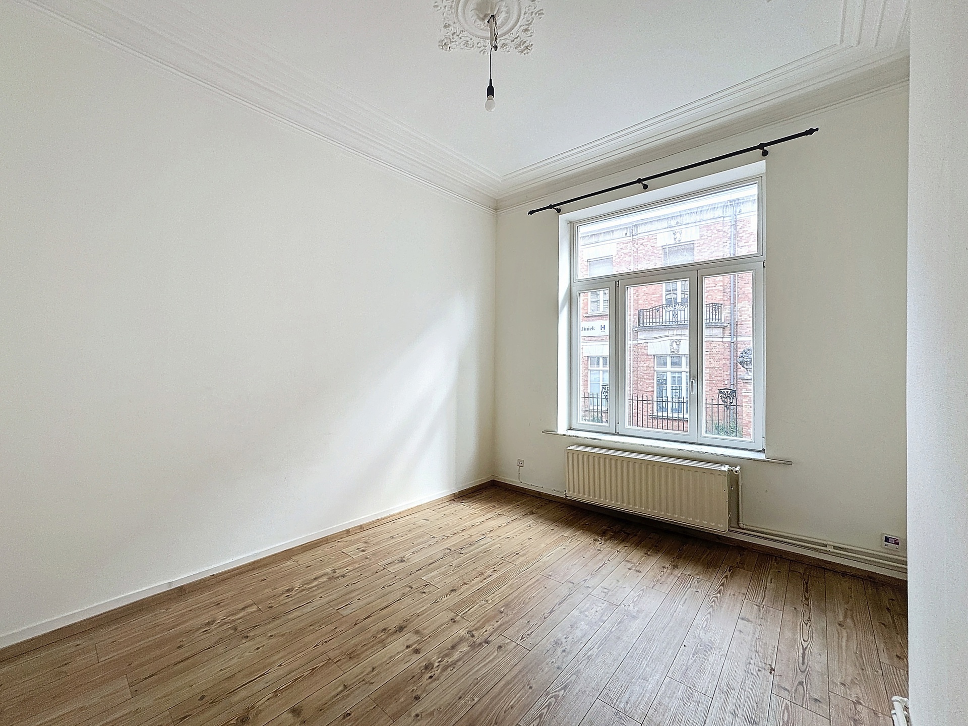 Mooie flat met 1 slaapkamer, dicht bij de Europese Commissie - foto 4