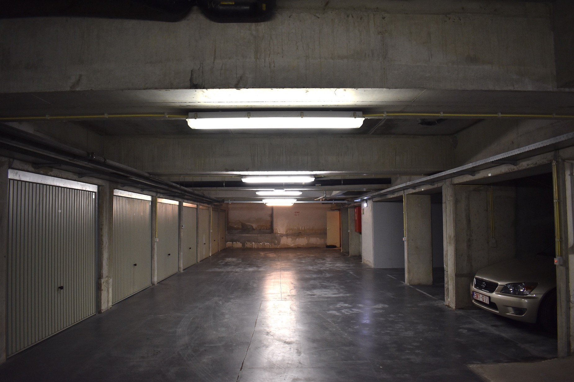 Garage à vendre à Ostende avec 2 chambres - photo 1