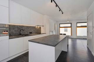 Instapklaar appartement met o.a. een bewoonbare oppervlakte van 80,50 m², 2 slaapkamers en aangename zuid georiënteerde tuin met terras...