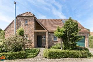 Op een uitstekende locatie in een groene en rustige omgeving te Koningshooikt bevindt zich deze uitzonderlijke lhoeve op een prachtig...