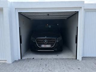 Afgesloten garagebox te koop in Snaaskerke lot 7<br />Hoogte 205 cm<br />Breedte 245 cm<br />Diepte 565 cm<br />