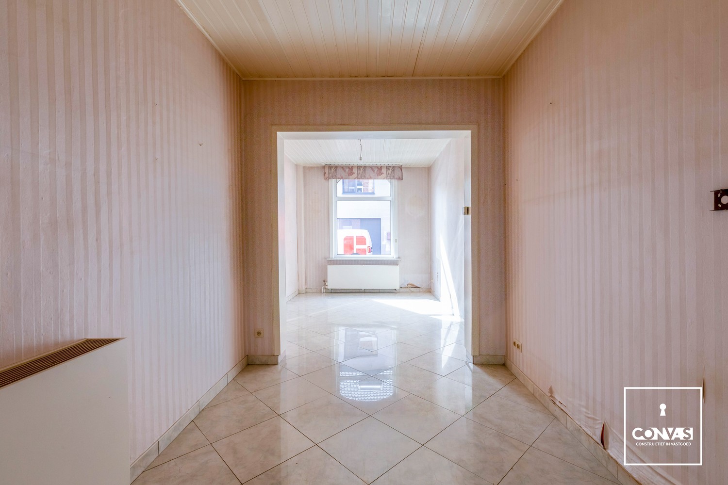 Te renoveren woning met veel potentieel - foto 4