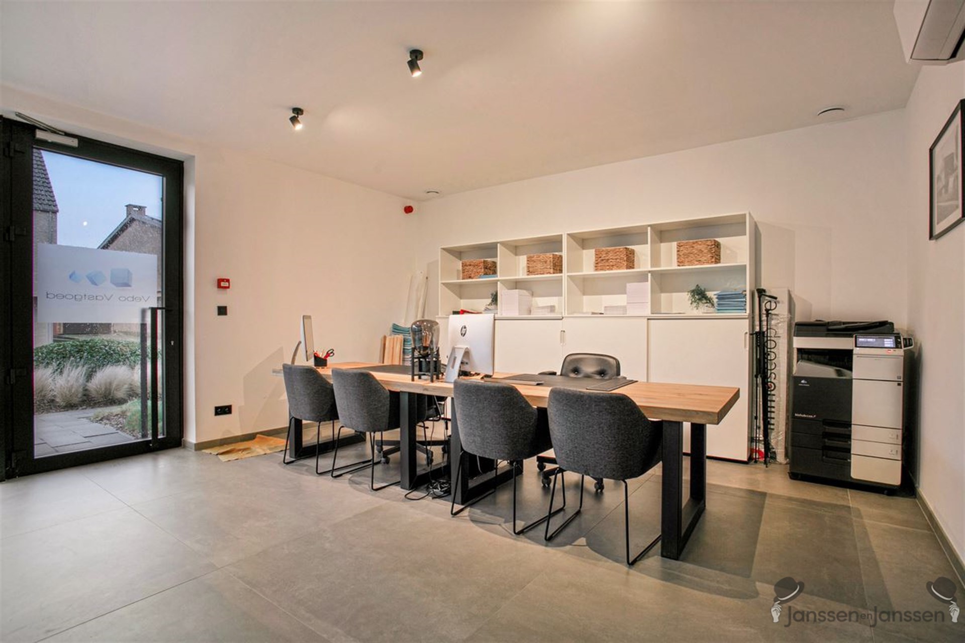 Unieke Kans: Commerciële Toplocatie in het Hart van Itegem - foto 4