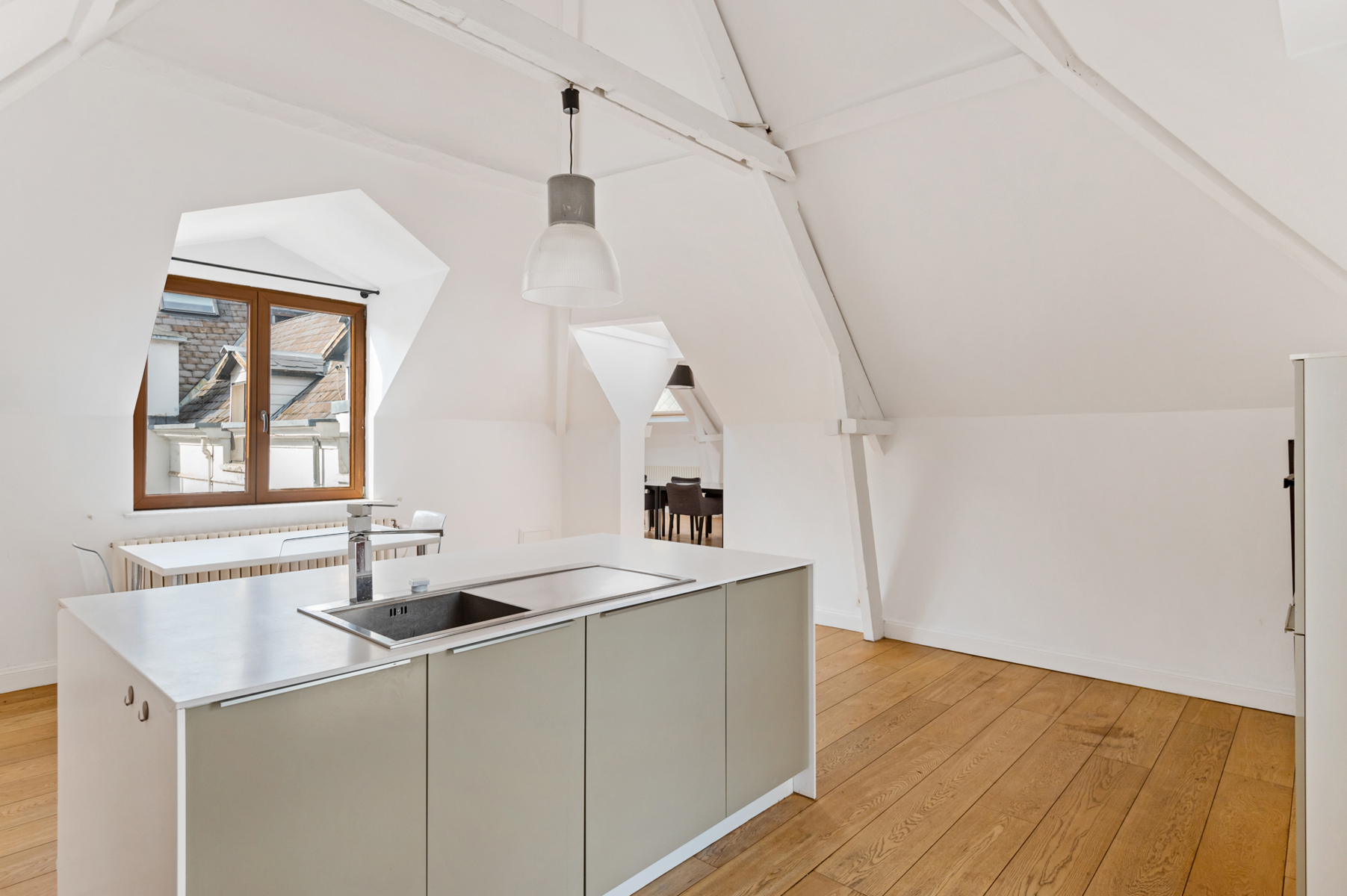 Apartment for rent in Antwerp with 4 bedrooms - photo 3