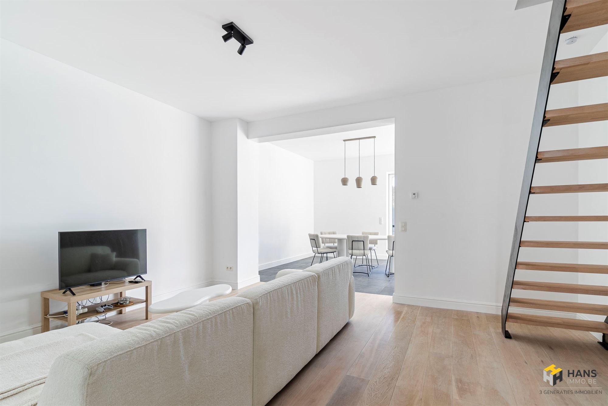 Instapklare woning ( 205 m²) met 4 slaapkamers en zuidgerichte tuin (55 m²) in Rumst. - foto 5