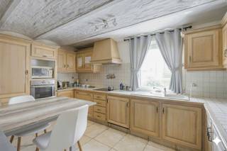 Opbrengsteigendom te koop in Heverlee Rustig en strategisch gelegen nabij het centrum van Leuven. Ontdek dit veelzijdige en gunstig gelegen...