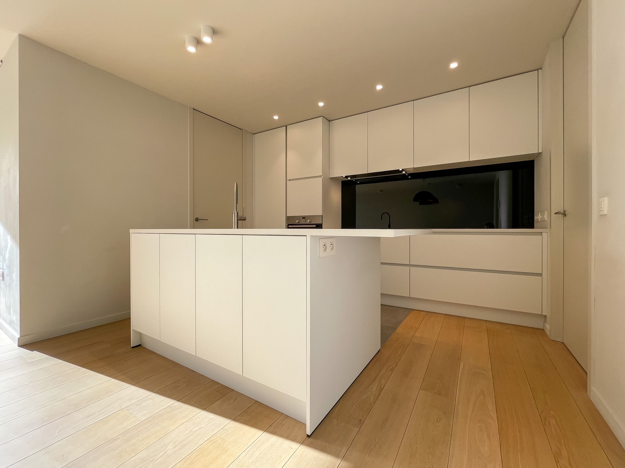 2-slaapkamerappartement met terras en garage te huur in Gent - foto 4