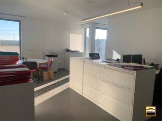 Mooi energiezuinig appartement met 2 slaapkamers en 3 terrassen Langs de verbindingsweg Tongeren-Borgloon-Sint-Truiden ligt dit mooie appartement...
