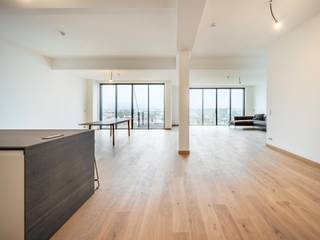 Op de Louizalaan, in hartje Brussel, in een volledig gerenoveerd gebouw, aanbiedend een conciërge, gestoffeerd appartement gelegen op de...