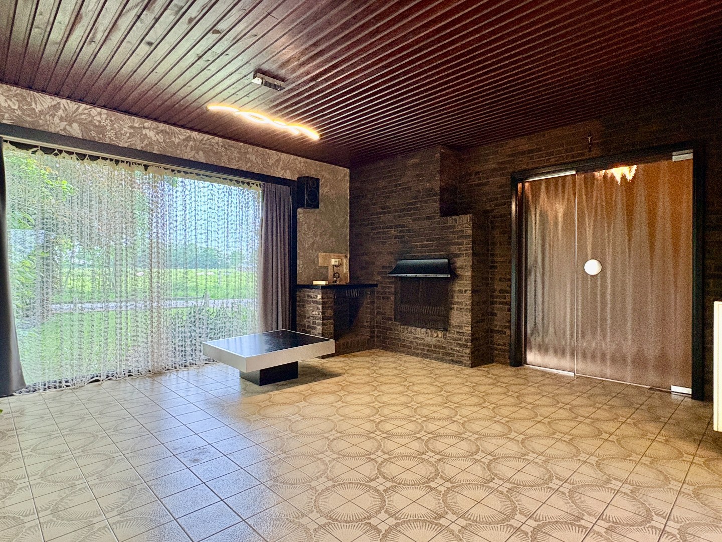 Te renoveren gelijkvloerse villa op 954 m² met landelijke verzichten te Bavikhove. - foto 5