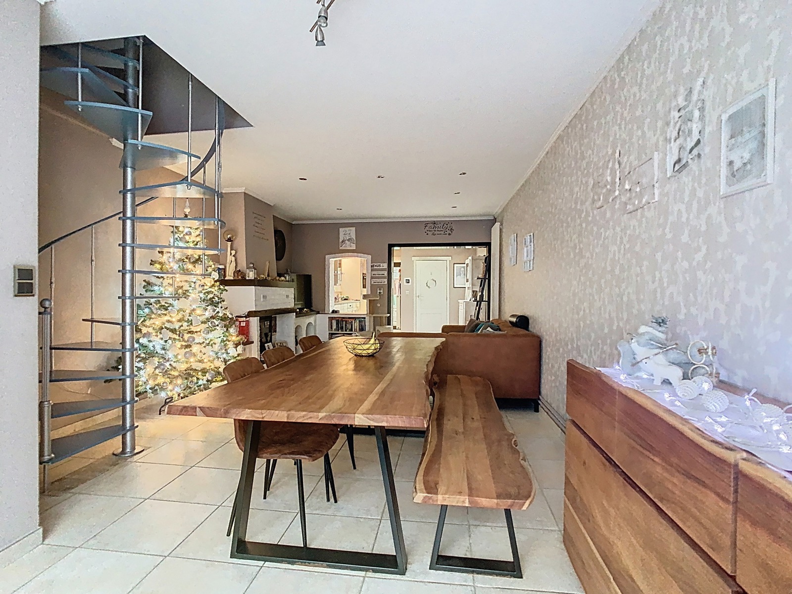 Zéér ruime gezinswoning met 6 SLPK én garage! - foto 4