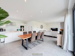 <strong>Te huur instapklare, energiezuinige nieuwbouwwoning gelegen te Zulte</strong><br /><br /><strong>TOPPER!</strong> Deze <strong>RUIME</strong>, <strong>ENERGIEZUINIGE GEZINSWONING </strong>is gelegen te Zulte. Naast zijn <strong>GUNSTIGE, CENTRALE LIGGING </strong>is de woning volledig afgewerkt met <strong>KWALITATIEVE MATERIALEN</strong>. Echte aanrader voor wie op zoek is naar de ideale gezinswoning met een energiezuinig en MODERN KARAKTER! Buitenshuis is het zalig vertoeven in de ruime <strong>onderhoudsvriendelijk tuin.</strong><br /><br />De woning kent volgende indeling: inkomhall, afzonderlijk toilet, ruime woonkamer met open ingerichte keuken, berging, nachthall, praktische berging boven, <strong>3 VOLWAARDIGE SLAAPKAMERS</strong> <strong>waarvan 1 met dressing</strong> en een ingerichte badkamer. Verder is er een ruime inpandige garage aanwezig alsook een grote tuin met terras en tuinhuis.<br /><br /><em>Opmerking: De woning is geschikt voor maximum 4 à 5 personen! Omdat je financieel comfortabel zou kunnen huren wordt de volgende basisregel gehanteerd 1150 euro x 3 = 3450 euro</em><br /><br /><strong>Adres: </strong>Waalstraat 118 bus A - 9870 Zulte<br />Beschikbaar vanaf 1 oktober 2026 <br />Huurprijs: € 1150/mnd<br />EPC: 33 kWh/m² - E-peil: 18 - UC: EP