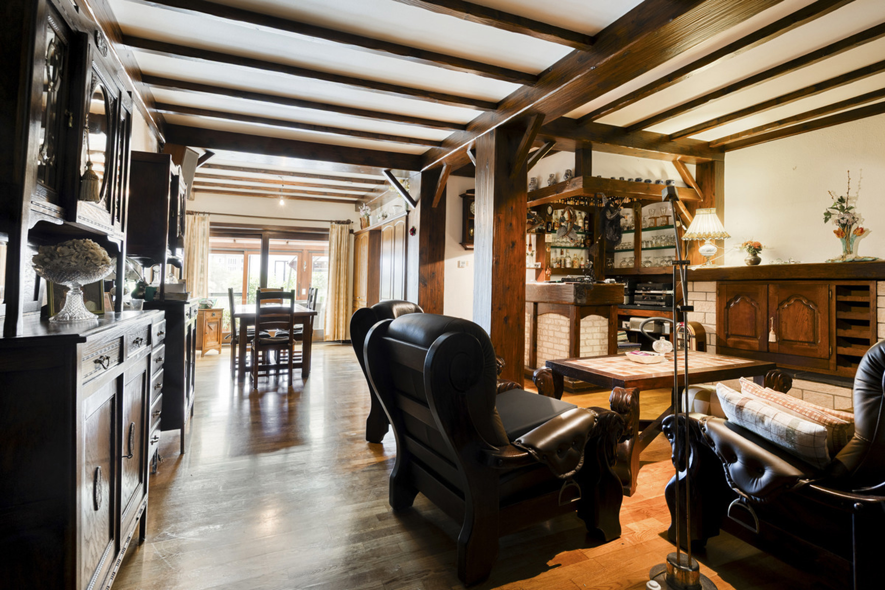 Appartementsgebouw met 5 app en achterliggende garages - foto 3