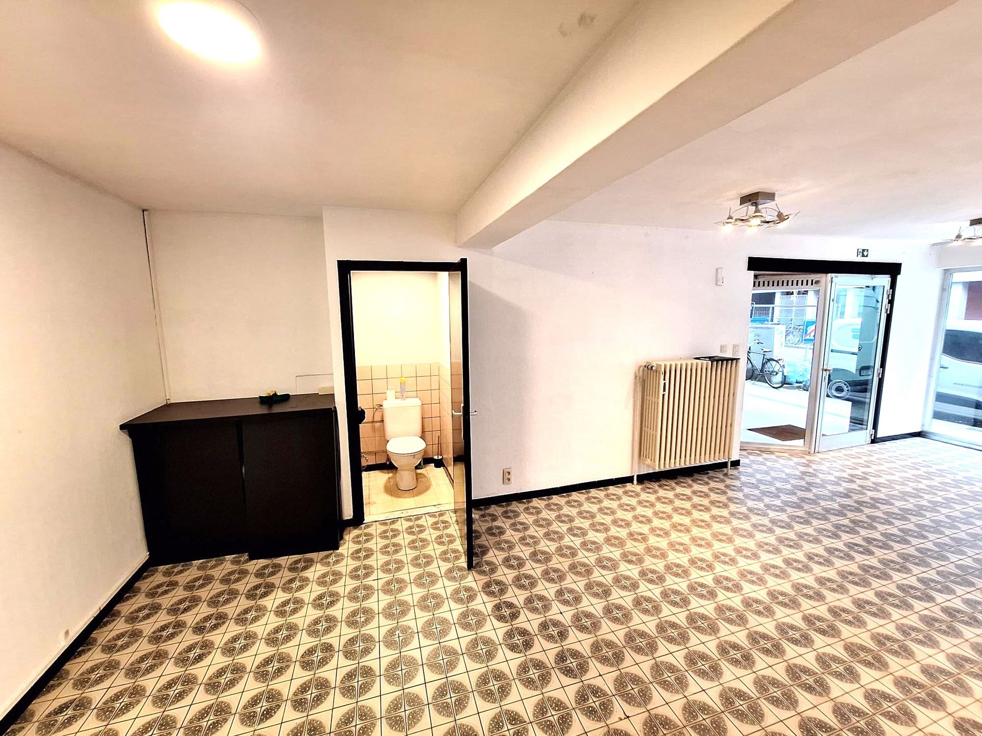 Commercial for rent in Ghent - photo 5