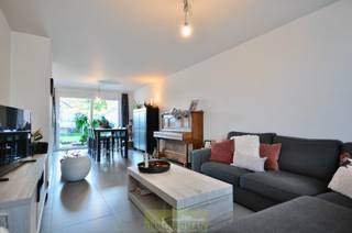 Te Amougies vlakbij het Kluisbos, treffen we deze instapklare gezinswoning aan.De moderne recente woning is ideaal voor een jong gezin.De ruime...