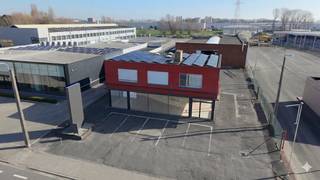 Ce showroom d'environ 110 m² est situé dans un emplacement commercial stratégique à Roulers. Situé sur la très fréquentée Brugsesteenweg,...