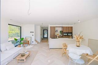 MEERDONK - Op zoek naar een moderne nieuwbouwwoning met hoogwaardige afwerking op ruim perceel? Dan is deze prachtige opportuniteit iets voor u! De...
