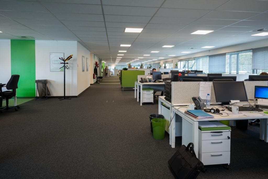 Investeringsopportuniteit: 3.575 m² kantoren (grotendeels verhuurd), unieke visibiliteit van E40 te Melle - foto 4