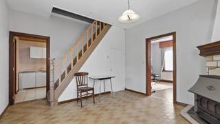 Op zoek naar een gezinswoning met karakter, ruimte en uitbreidingsmogelijkheden? Dan is deze charmante woning op een prachtig perceel van circa...