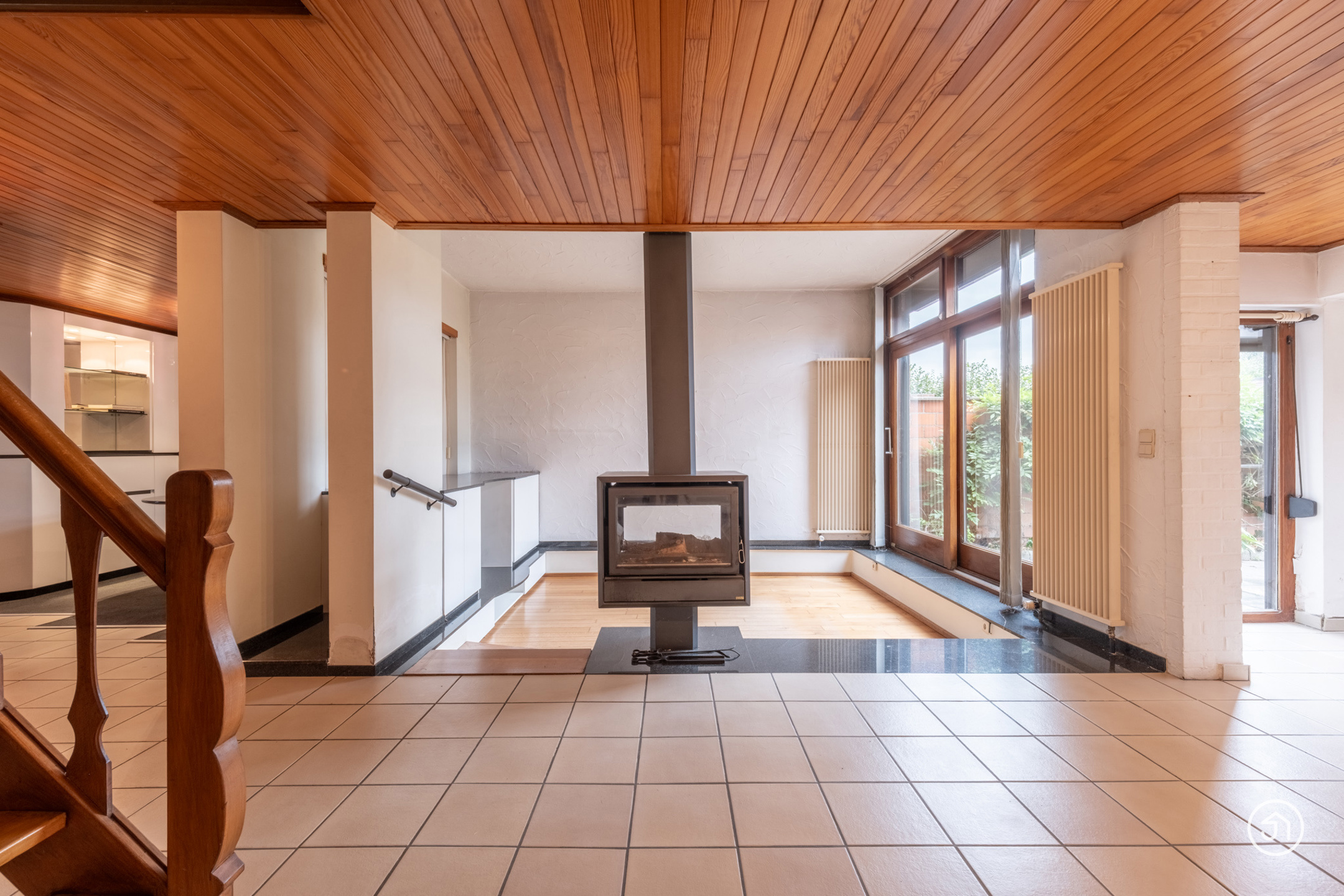 Ruime woning met veelzijdige ruimtes en zuidgerichte tuin - foto 4
