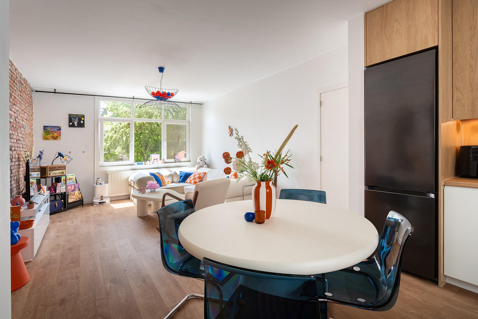 Instapklaar appartement met 2 ruime slaapkamers en terras - foto 2