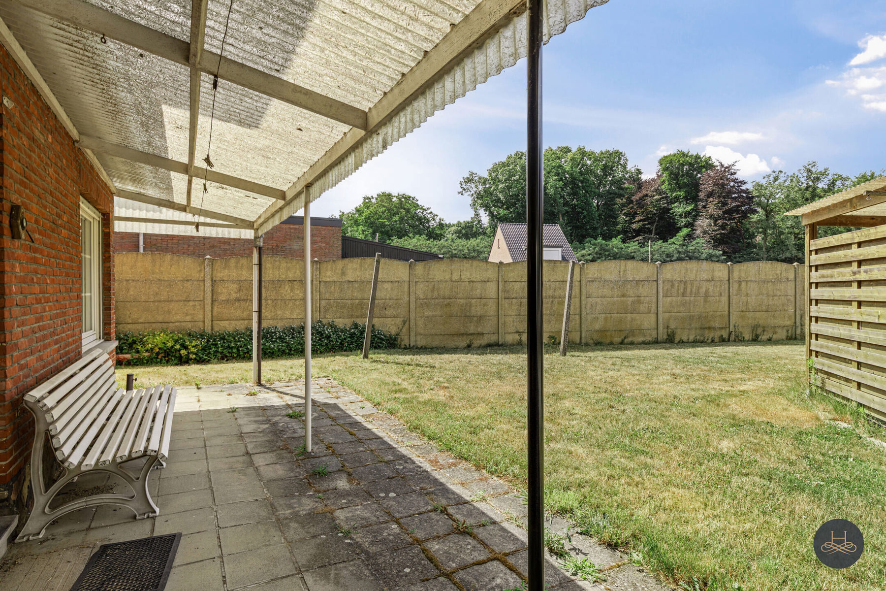 Ruime te renoveren woning met grote tuin en veel parking - foto 5