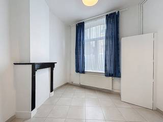 Cette maison spacieuse est le lieu de séjour idéal pour les personnes qui souhaitent vivre à quelques pas du centre de Gand.Cette maison offre un...