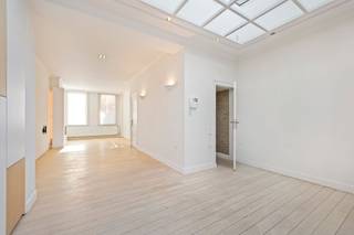 BEZOEKMOMENT ZATERDAG 30/08 VAN 9U TOT 13U. SCHRIJF JE IN VIA ONZE WEBSITE!!!In het hart van Sint-Niklaas staat deze prachtige herenwoning te koop,...