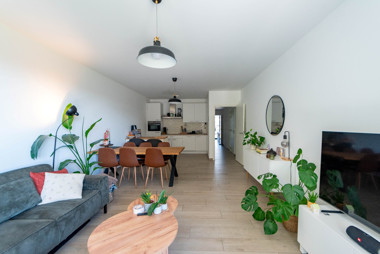 Modern 2-slaapkamer appartement met parking - foto 2