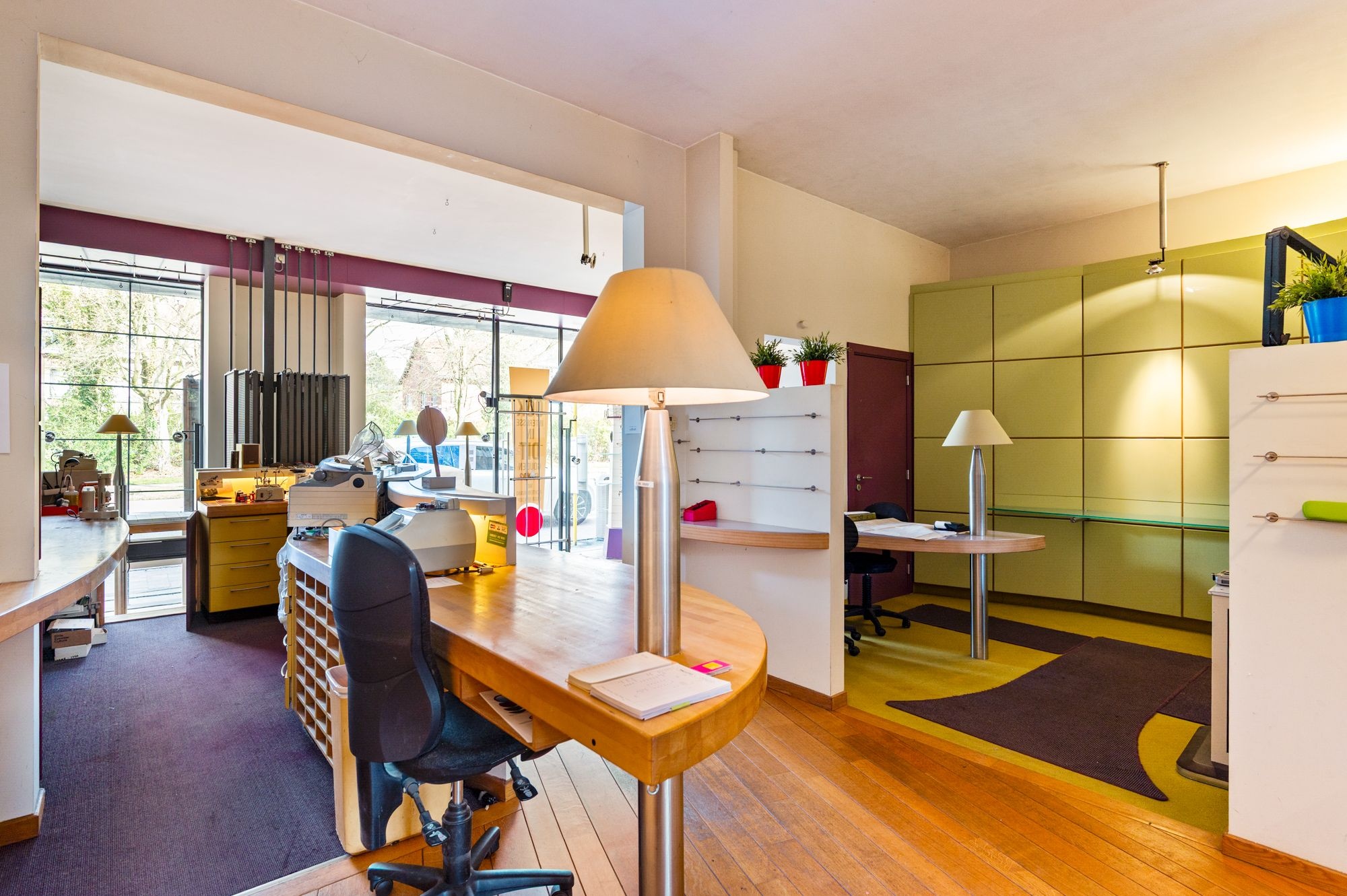 Handelshuis met tal van mogelijkheden op commerciële ligging in Ekeren! - foto 3