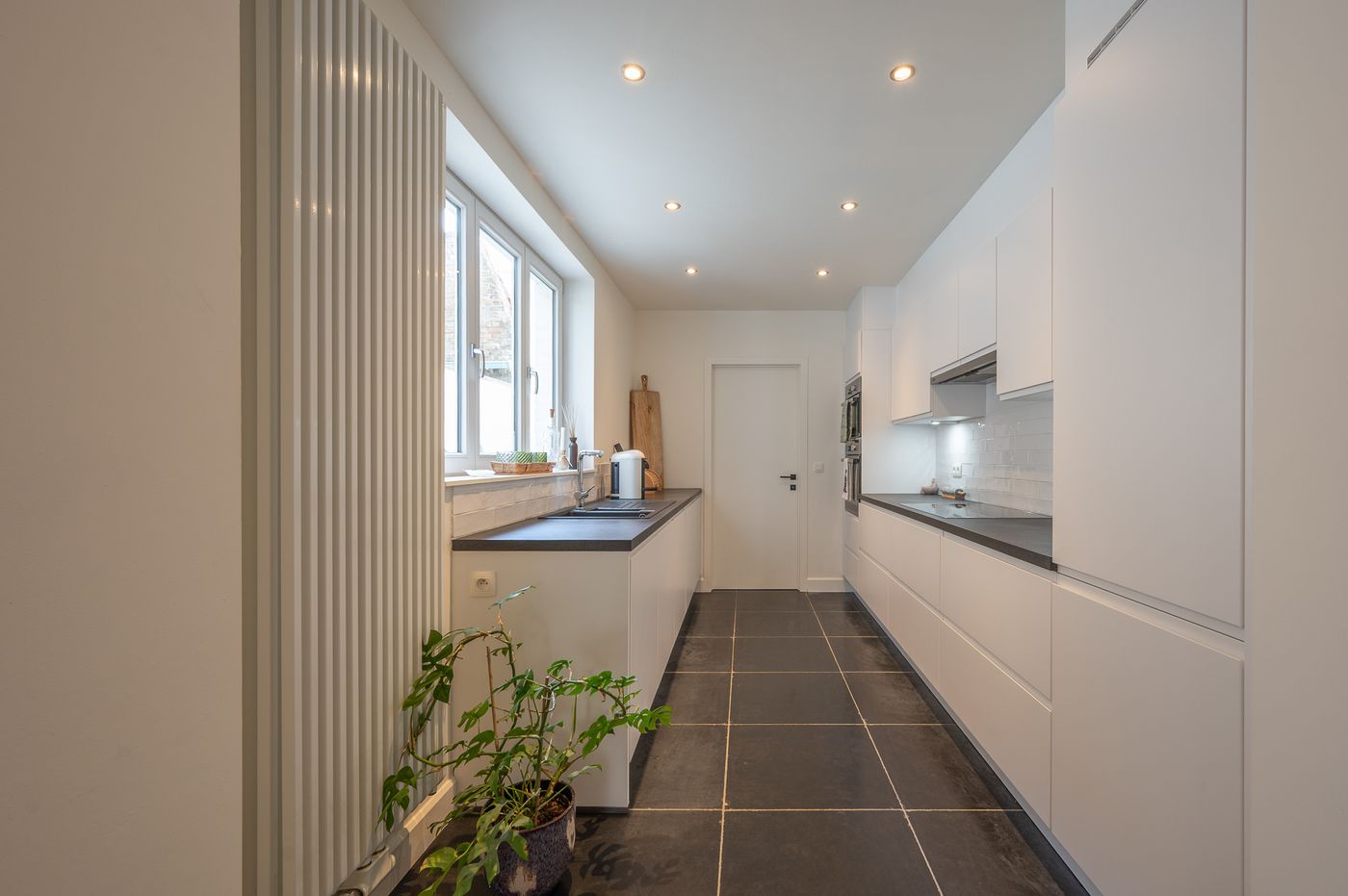 Prachtig gerenoveerde stadswoning met 4 slaapkamers in hartje Brugge - foto 5