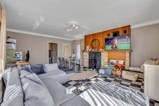 Bent u op zoek naar comfortabel wonen op één niveau, in een rustige buurt maar toch overal dichtbij? Deze charmante bungalow in de Olsene biedt...