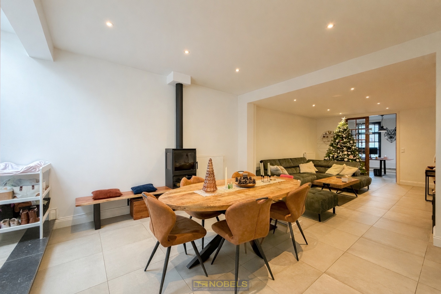 Te koop, instapklare gezinswoning met 5 slaapkamers in het centrum van Brakel! - foto 2