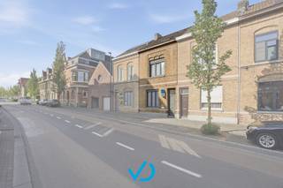 - BEZOEKMOMENT: 22/05/2026! -In de Polenlaan, op een uitstekende ligging vlak bij het centrum van Ieper, ontdek je deze instapklare woning. Je staat...