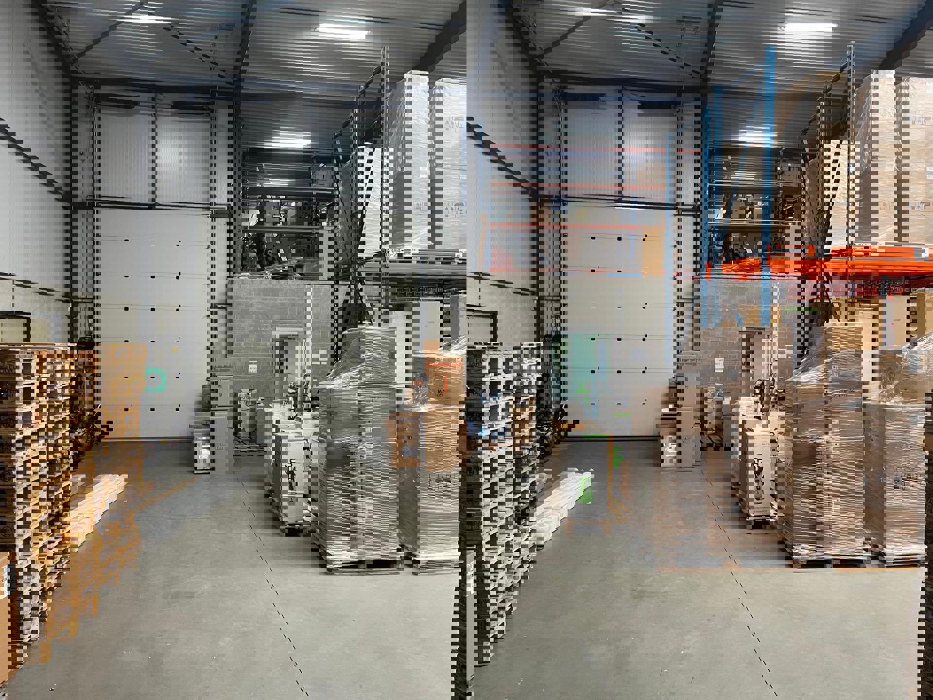 Wommelgem magazijn 940m² + mezzanine en aangename kantoren - foto 3