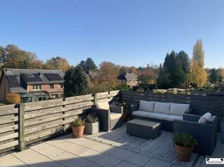 A VENDRE : 2 APPARTEMENTS SUR LE TOIT AVEC TERRASSE ENSOLEILLÉE DANS UN IMMEUBLE RÉCENT ET DE PETITE TAILLENous vous proposons deux appartementssous...