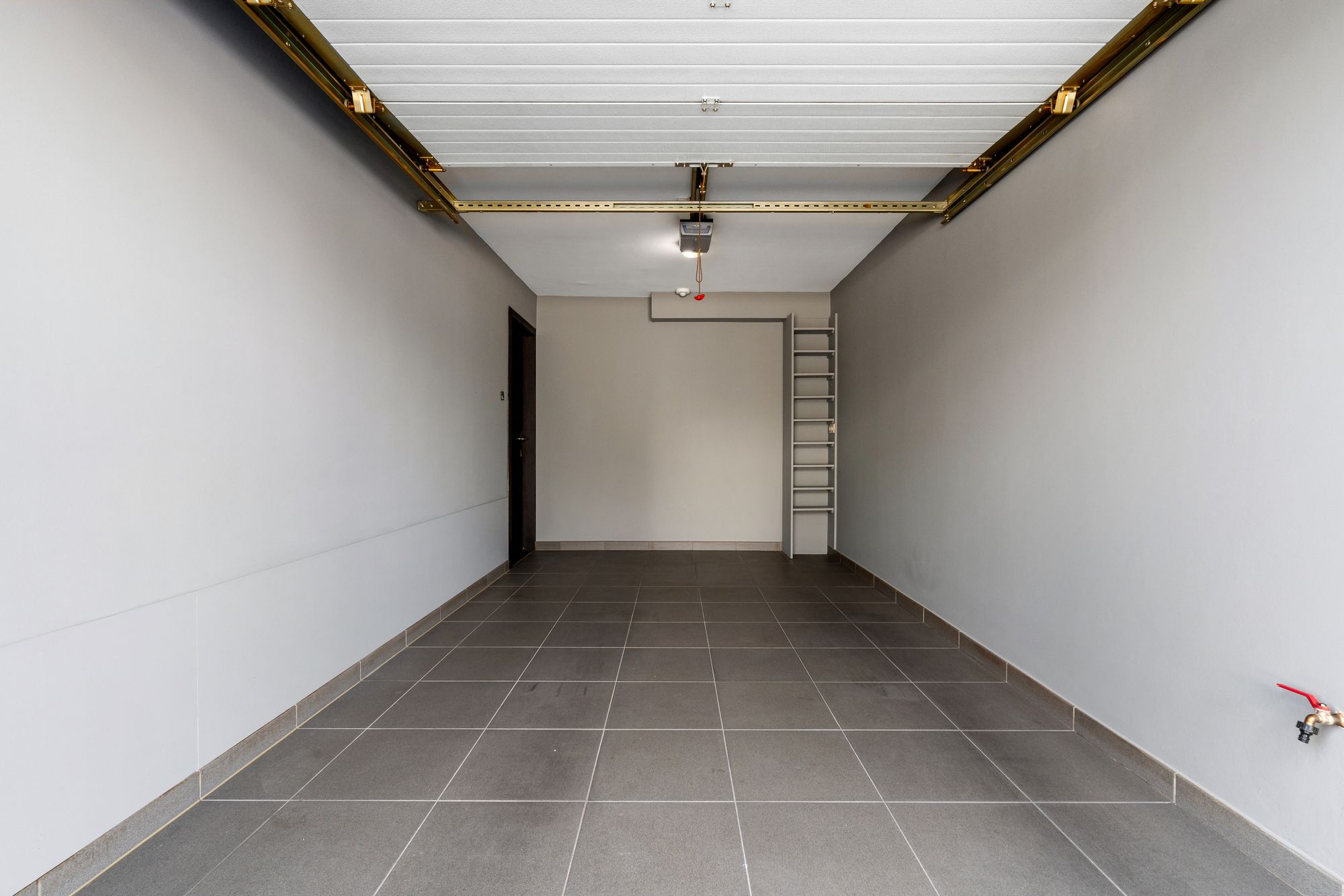 Instapklaar appartement met inpandige garage, staanplaats en prachtige tuin te Mariakerke, Oostende - foto 3
