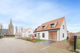 [[ DIT PAND NEEMT DEEL AAN DE ERA OPEN HUIZEN DAG OP 14/3 VAN 11:00 TOT 12:00 ]]Vinkem (Veurne): Energiezuinige, instapklare villa met 5 slaapkamers,...