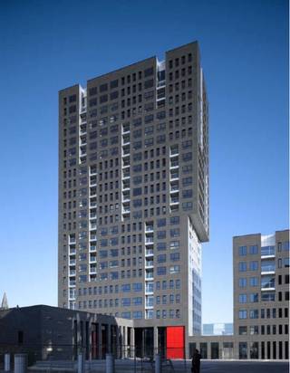 - Kantoorruimte van 352m²- Uitstekend gelegen- Moderne gebouwen- Vlakbij centrum, het Eilandje en de Haven- Voldoende parking...