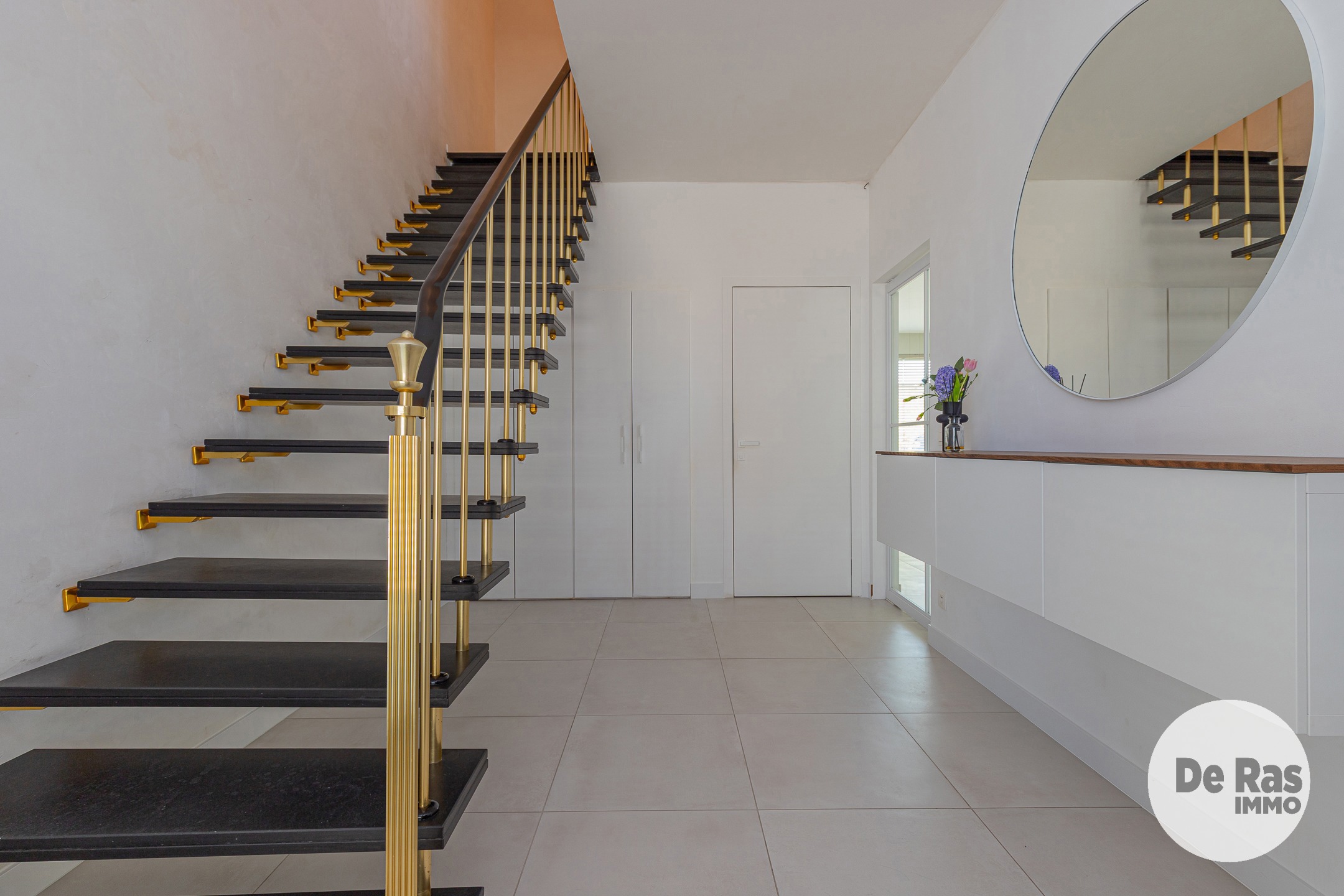 WICHELEN - Exclusief gerenoveerde woning met 4 slaapkamers - foto 3