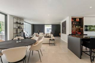 LUXUEUS VILLA-APPARTEMENT MET ZICHT OP GROEN TE KEERBERGEN.Uniek, ruim en hoogwaardig afgewerkt villa-appartement met gebruik van duurzame materialen...