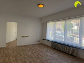 In de gegeerde Expowijk te Antwerpen bevindt zich dit lichtrijke gelijkvloers appartement met een praktische indeling en polyvalente ruimtes...
